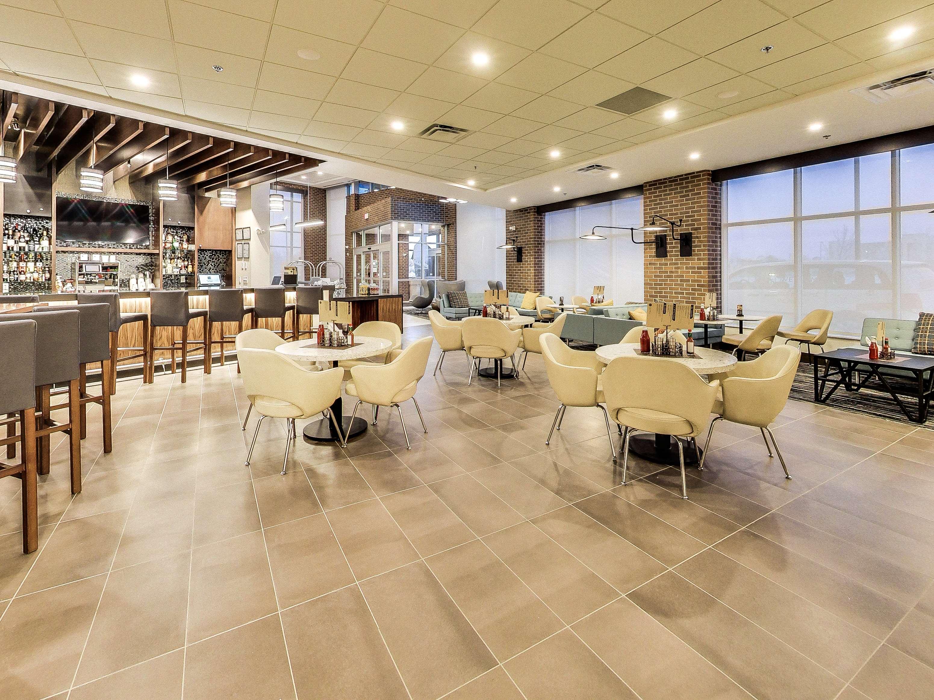 Hyatt Place Edmonton West Bagian luar foto