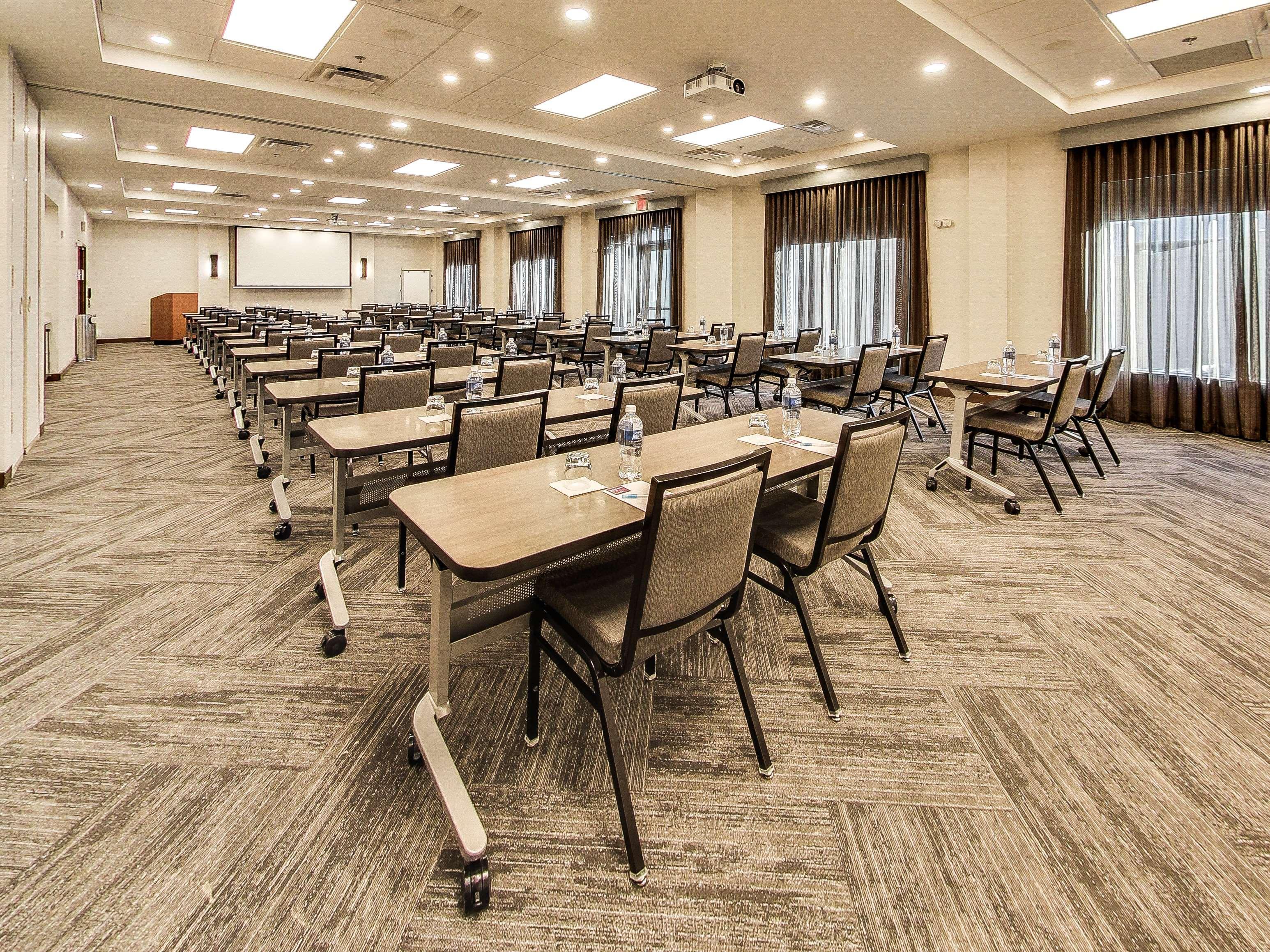 Hyatt Place Edmonton West Bagian luar foto
